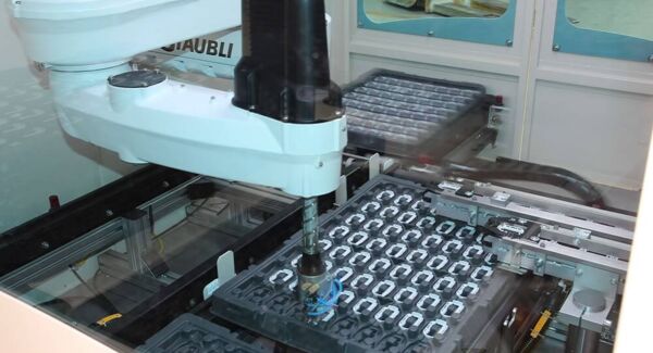 senswork-roboter-pick-and-place-mit-conveyor-tracking